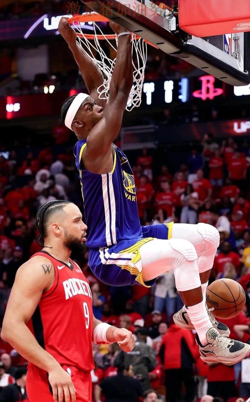 库里关键时刻接管比赛成为焦点
